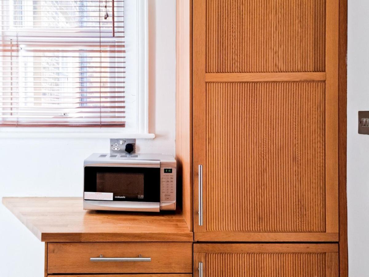 Pass The Keys Wimbledon Hideaway Apartman London Kültér fotó
