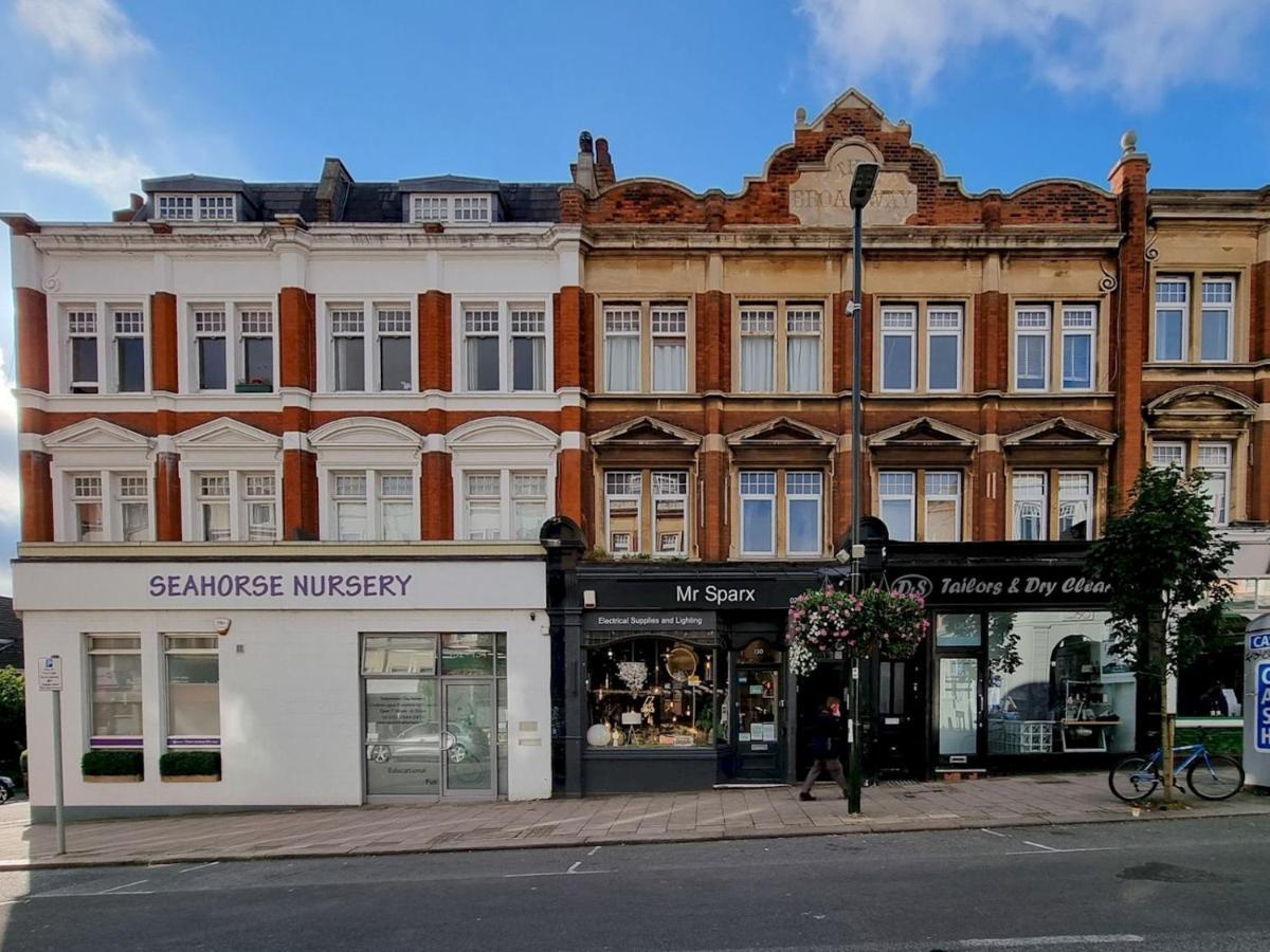 Pass The Keys Wimbledon Hideaway Apartman London Kültér fotó