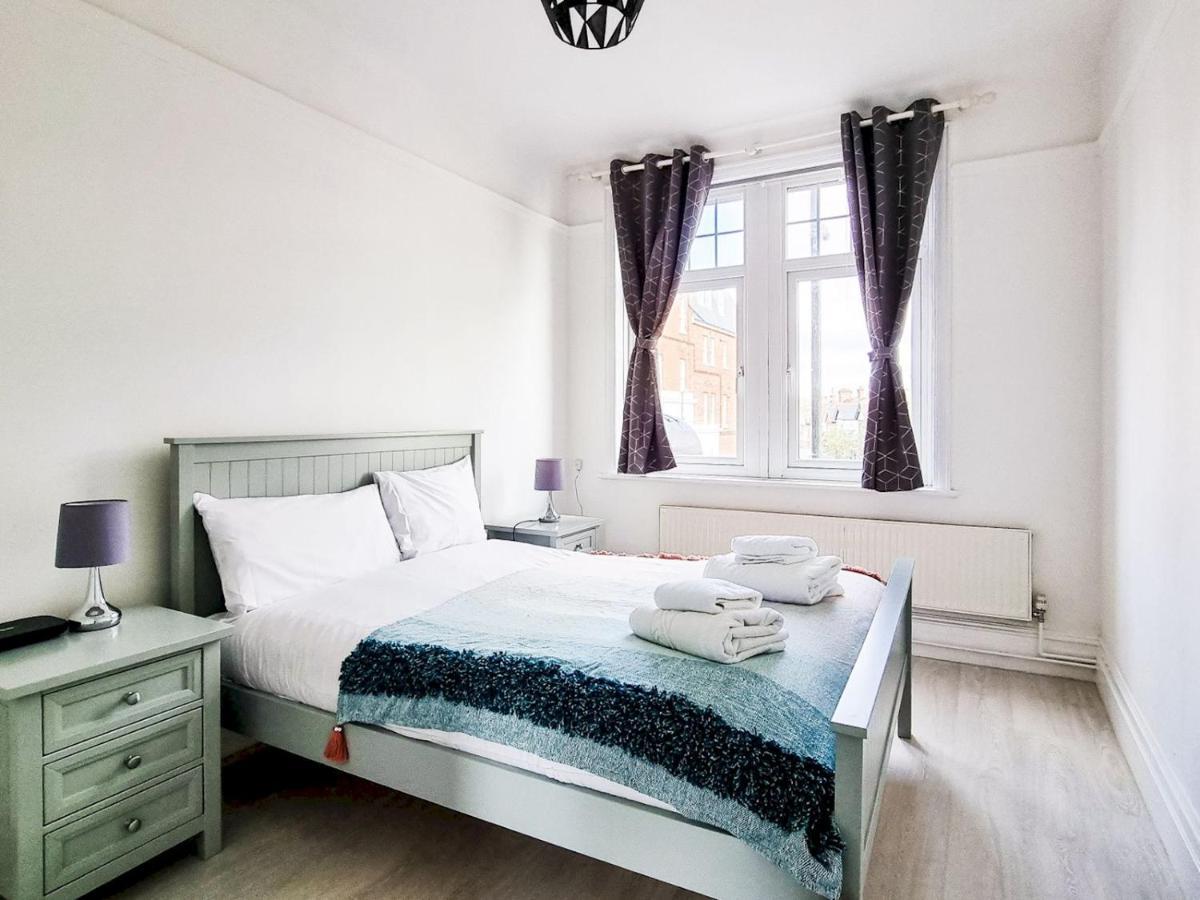 Pass The Keys Wimbledon Hideaway Apartman London Kültér fotó